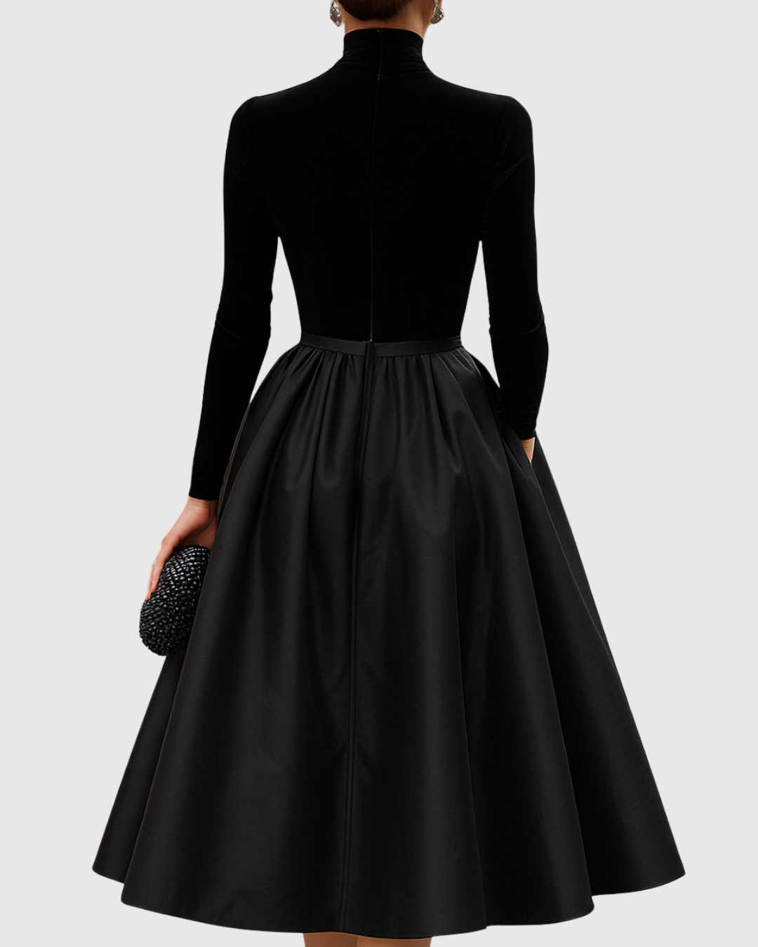 Aradia | Elegant Sort Fløjl- og Satin Midi Kjole