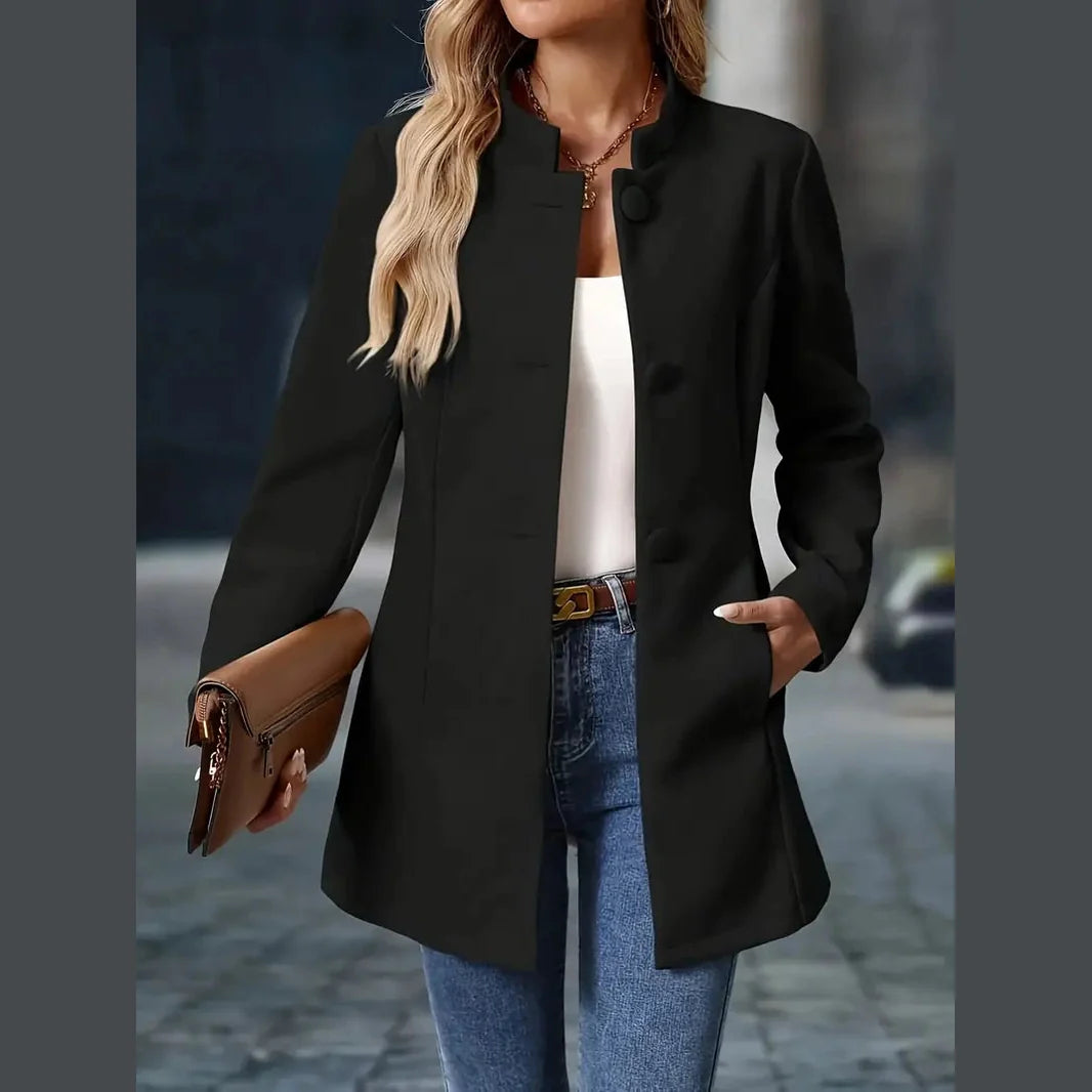 Amara – Modisch Enkelknappet Blazer