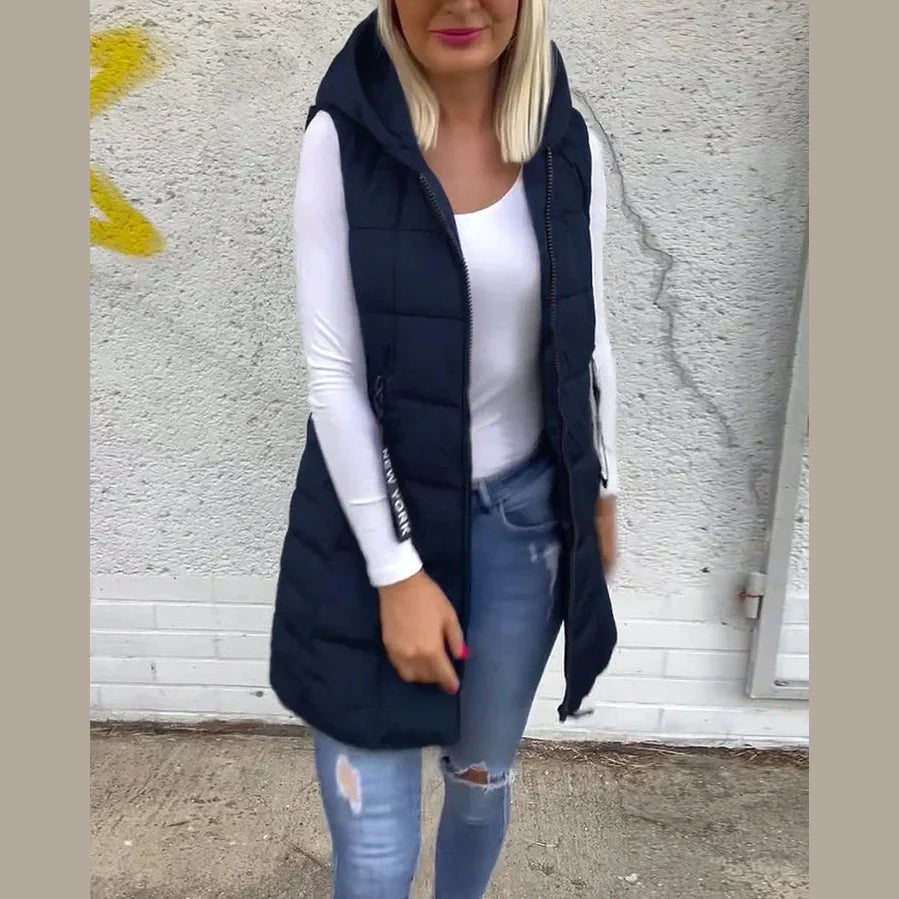 Melina – Ærmeløs polstret frakke med lynlås