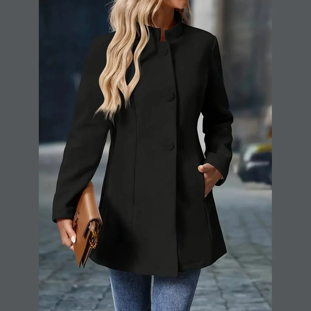 Amara – Modisch Enkelknappet Blazer