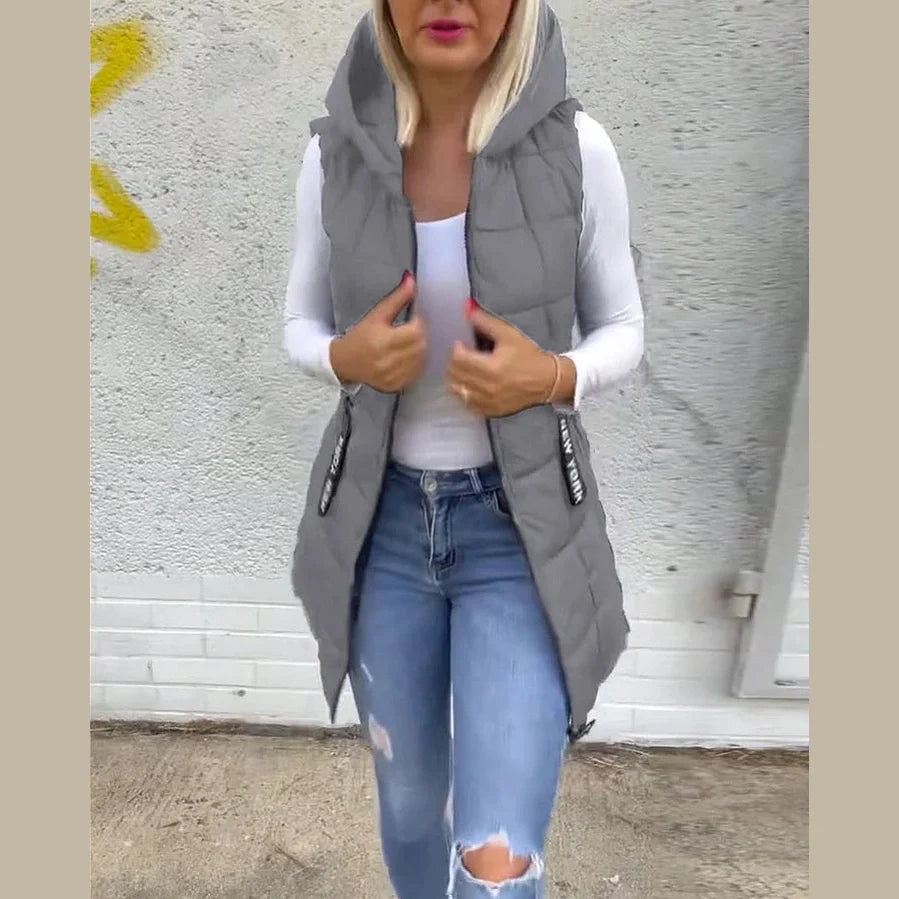 Melina – Ærmeløs polstret frakke med lynlås