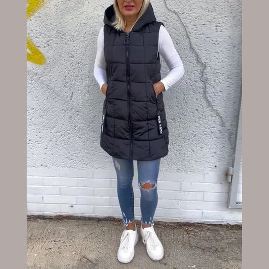 Melina – Ærmeløs polstret frakke med lynlås