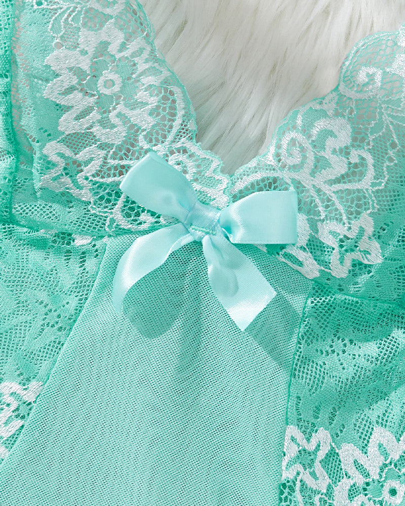 Julia™ | Sensuel blondekjole i blondestof med dybt V-hals og G-streng